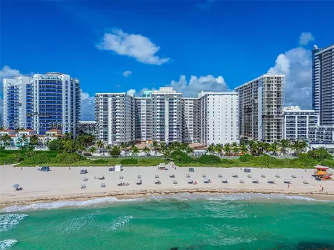 6039 Collins Ave #1607, Miami Beach, FL 33140