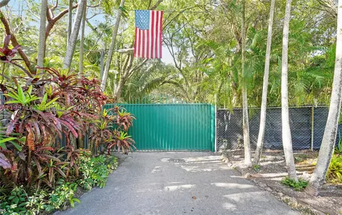 15425 SW 268th St, Homestead, FL 33032