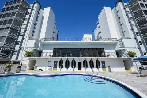 200 Diplomat Pkwy #827, Hallandale Beach, FL 33009
