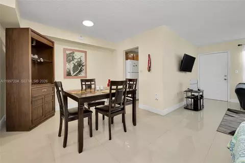 7620 Carlyle Ave #204, Miami Beach, FL 33141