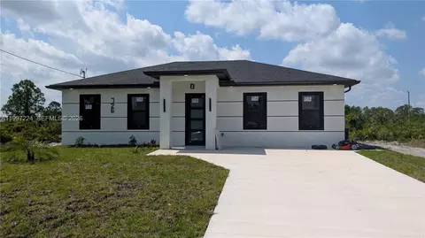 726 Clancy St E, Lehigh Acres, FL 33974
