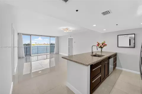 7601 E Treasure Dr #1119, North Bay Village, FL 33141