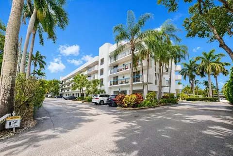 2370 NE 135th St #405, North Miami, FL 33181