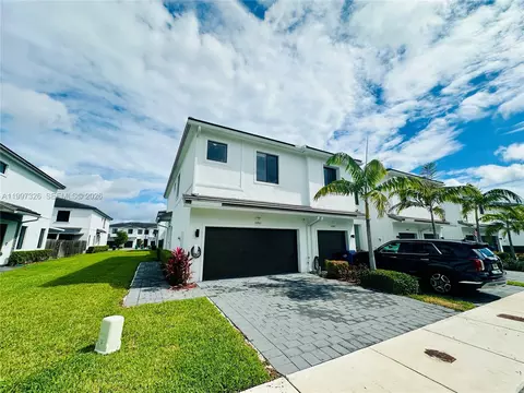 10951 SW 233rd St, Homestead, FL 33032