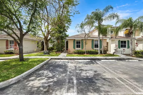 990 NE 42nd Pl, Homestead, FL 33033