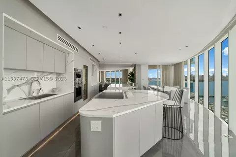 1000 S Pointe Dr #901, Miami Beach, FL 33139