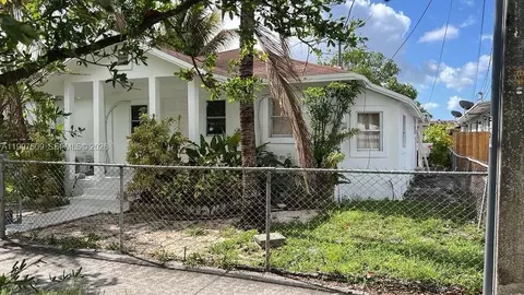 2456 NW 28th St, Miami, FL 33142