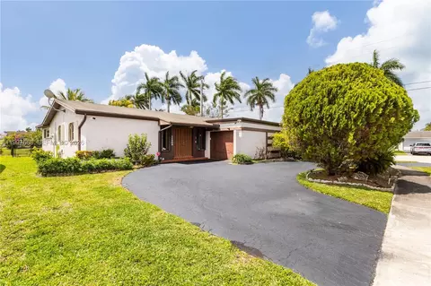11500 NW 42nd St, Sunrise, FL 33323