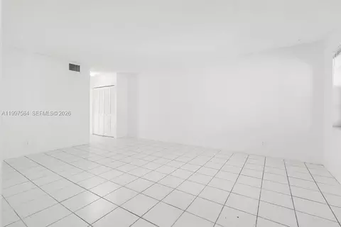 500 NE 2nd St #223, Dania Beach, FL 33004