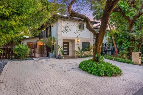 4046 El Prado Blvd, Miami, FL 33133