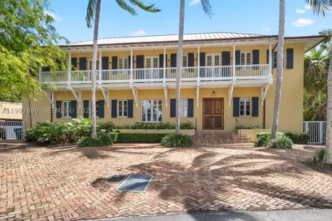 Exterior - 685 Harbor Ln, Key Biscayne, FL 33149 photo 12 of 12