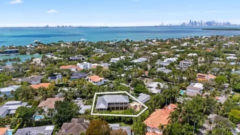 View/Area - 685 Harbor Ln, Key Biscayne, FL 33149 photo 2 of 2
