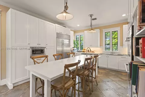 Kitchen - 685 Harbor Ln, Key Biscayne, FL 33149 photo 3 of 3