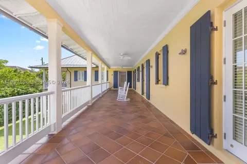 Exterior - 685 Harbor Ln, Key Biscayne, FL 33149 photo 10 of 12