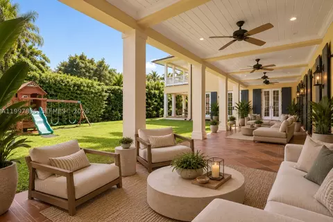 Exterior - 685 Harbor Ln, Key Biscayne, FL 33149 photo 6 of 12