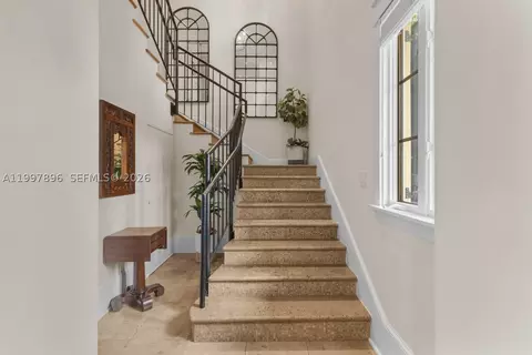 Entry Way - 685 Harbor Ln, Key Biscayne, FL 33149 photo 4 of 5