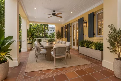 Exterior - 685 Harbor Ln, Key Biscayne, FL 33149 photo 7 of 12