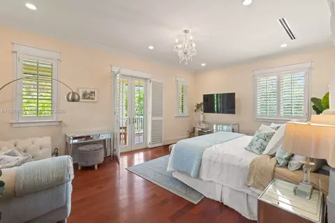 Bedroom - 685 Harbor Ln, Key Biscayne, FL 33149 photo 1 of 4