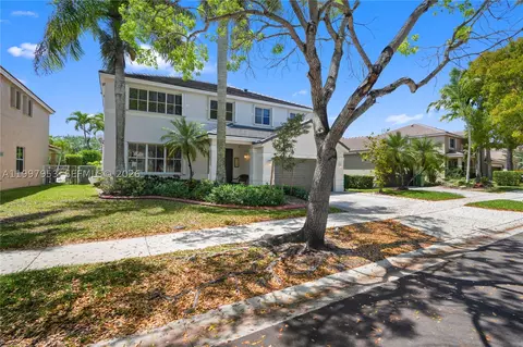 1317 Chenille Cir, Weston, FL 33327