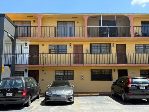 1298 W 51st Pl #D-29, Hialeah, FL 33012