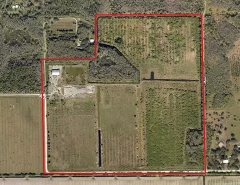 960 G Rd, La Belle, FL 33935