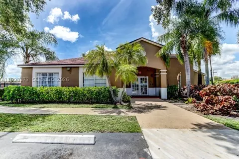 1129 Lake Victoria Dr #F, West Palm Beach, FL 33411