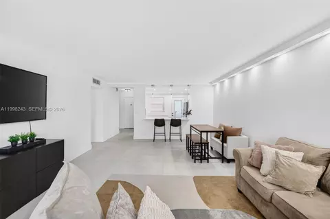 420 NE 12th Ave #202, Hallandale Beach, FL 33009