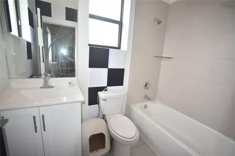 Bath - 21404 NE 3rd Path, Miami, FL 33179 photo 1 of 5
