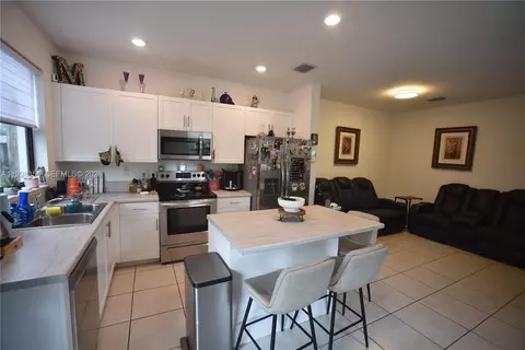 Kitchen - 21404 NE 3rd Path, Miami, FL 33179 photo 1 of 3