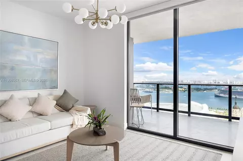 601 NE 1 St #2716, Miami, FL 33132