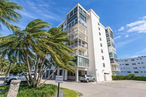 550 Ocean Dr #3H, Key Biscayne, FL 33149