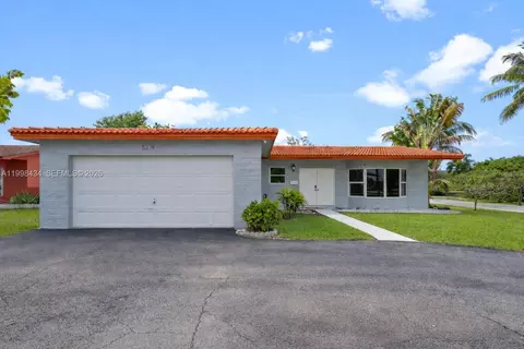5214 W Park Rd, Hollywood, FL 33021