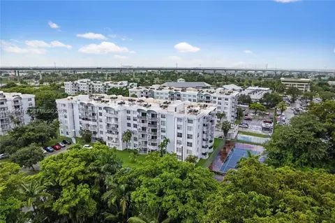 494 NW 165th St Rd #C-601, Miami, FL 33169