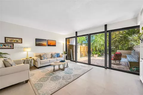 7018 SW 53rd Ln, Miami, FL 33155