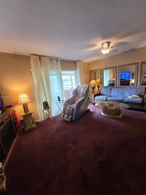 410 NE 17th Ave #203, Boynton Beach, FL 33435