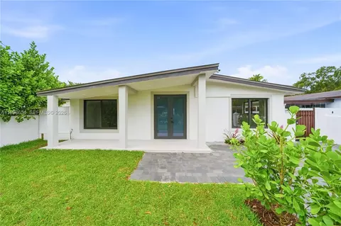 6332 SW 28th St, Miami, FL 33155