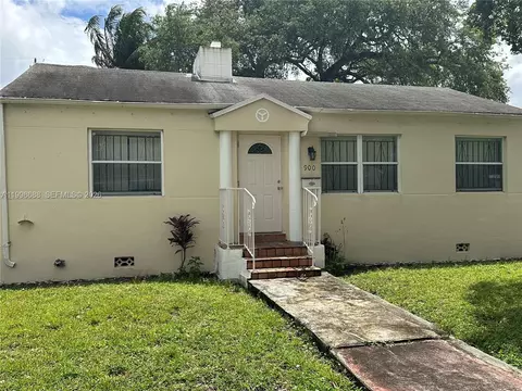 900 NW 75th St, Miami, FL 33150