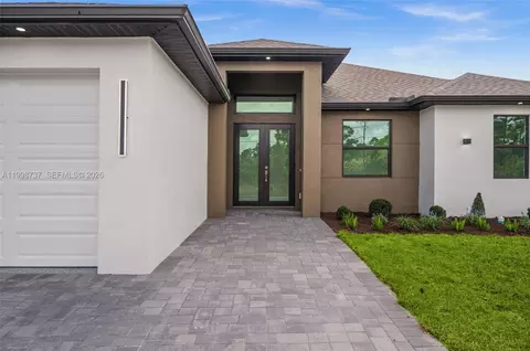 936 Bolivia Dr, Lehigh Acres, FL 33974