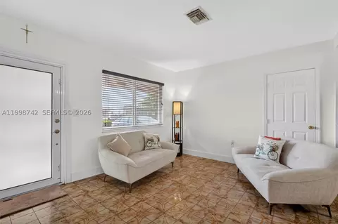 Other - 733 W 33rd St, Hialeah, FL 33012 photo 2 of 15