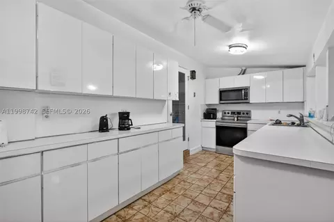 Other - 733 W 33rd St, Hialeah, FL 33012 photo 8 of 15