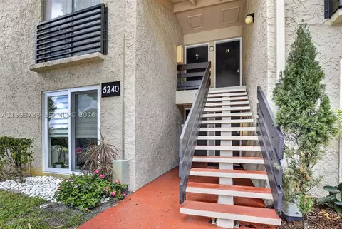 5240 NE 6th Ave #H26, Oakland Park, FL 33334