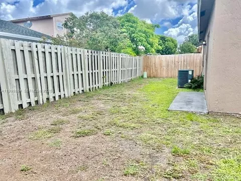Exterior - 19922 NW 67th Pl, Hialeah, FL 33015 photo 3 of 4