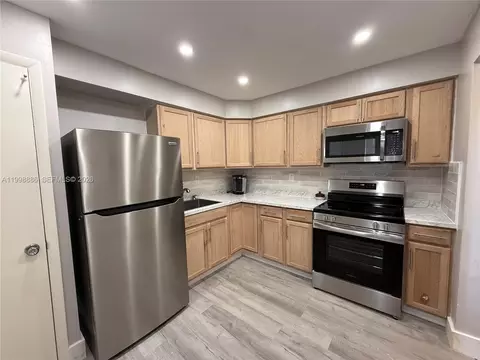 19001 NE 14th Ave #144, Miami, FL 33179