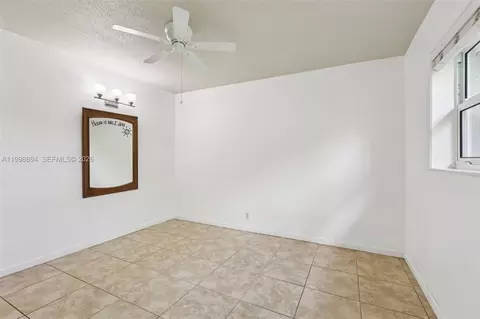 Bedroom - 22 SE 3rd Ter #18, Dania Beach, FL 33004 photo 4 of 4