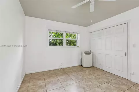 Bedroom - 22 SE 3rd Ter #18, Dania Beach, FL 33004 photo 2 of 4