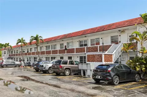 Exterior - 22 SE 3rd Ter #18, Dania Beach, FL 33004 photo 5 of 5