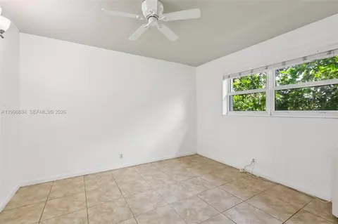 Bedroom - 22 SE 3rd Ter #18, Dania Beach, FL 33004 photo 1 of 4