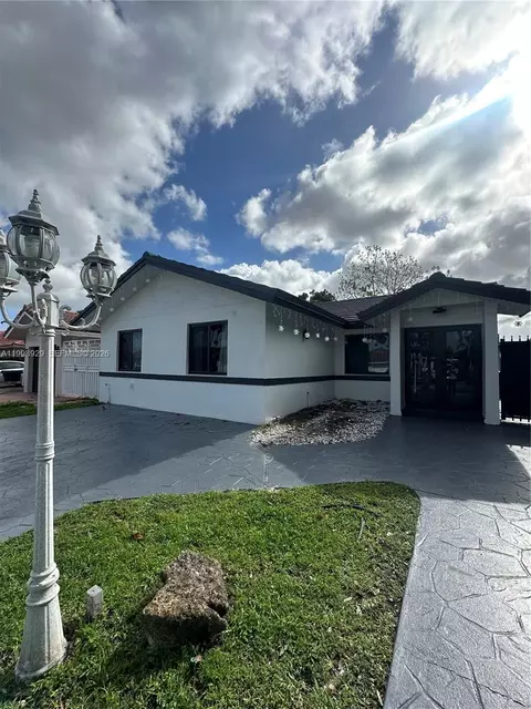 5923 SW 147th Pl, Miami, FL 33193