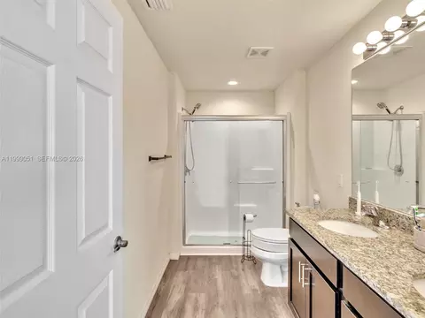 Bath - 9006 Abel, Labelle, FL 33935 photo 3 of 4