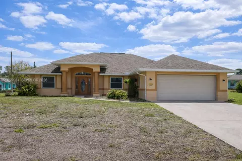 825 Costa Pl, Lehigh Acres, FL 33972